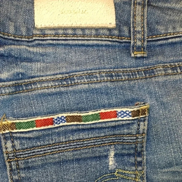 Zco Light Wash Mid Rise Distressed Denim Shorts Junior Size 7 - Picture 3 of 6